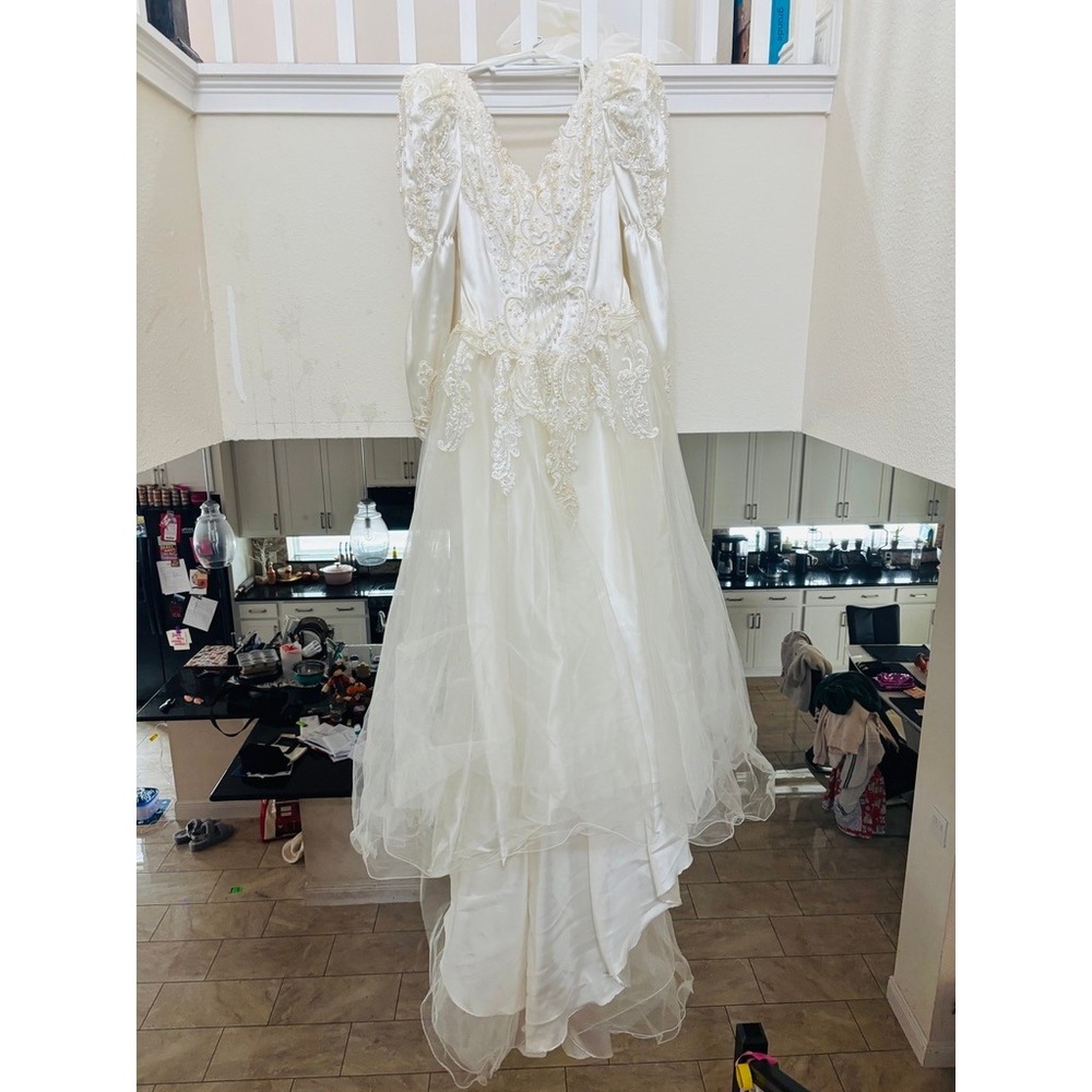 Vintage Santa Monica Wedding Dress Set Lace Pearl Tulle Veil Underskirt Size 8